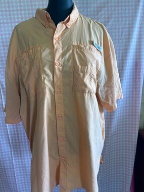 Columbia Peach Short-Sleeve Button-Down Shirt